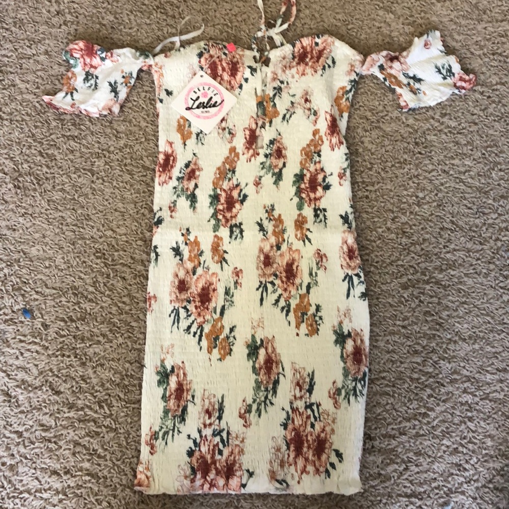 NWT Selfie leslie white floral dress